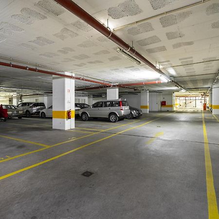 Whome Family Condo - Urban Retreat With Parking, Ac, Elevator In Great Location Лиссабон Экстерьер фото
