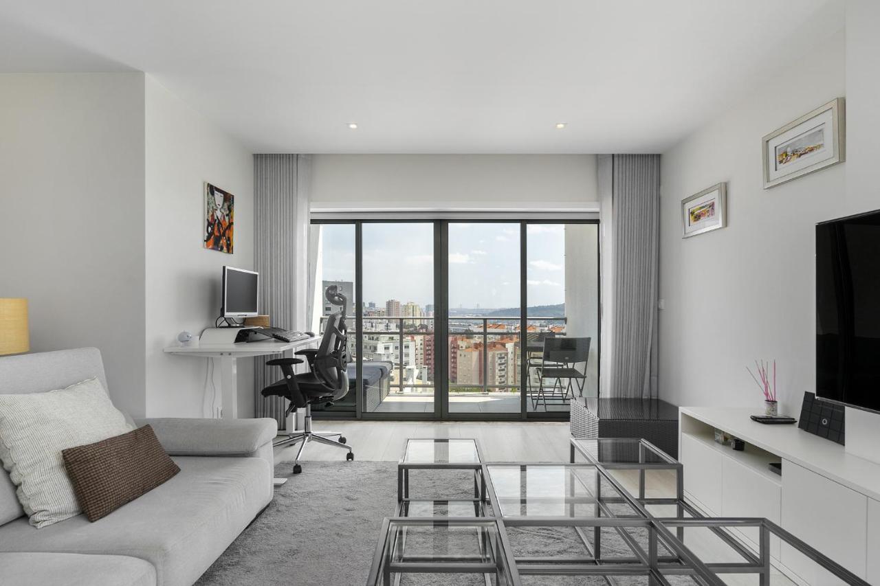 Whome Family Condo - Urban Retreat With Parking, Ac, Elevator In Great Location Лиссабон Экстерьер фото