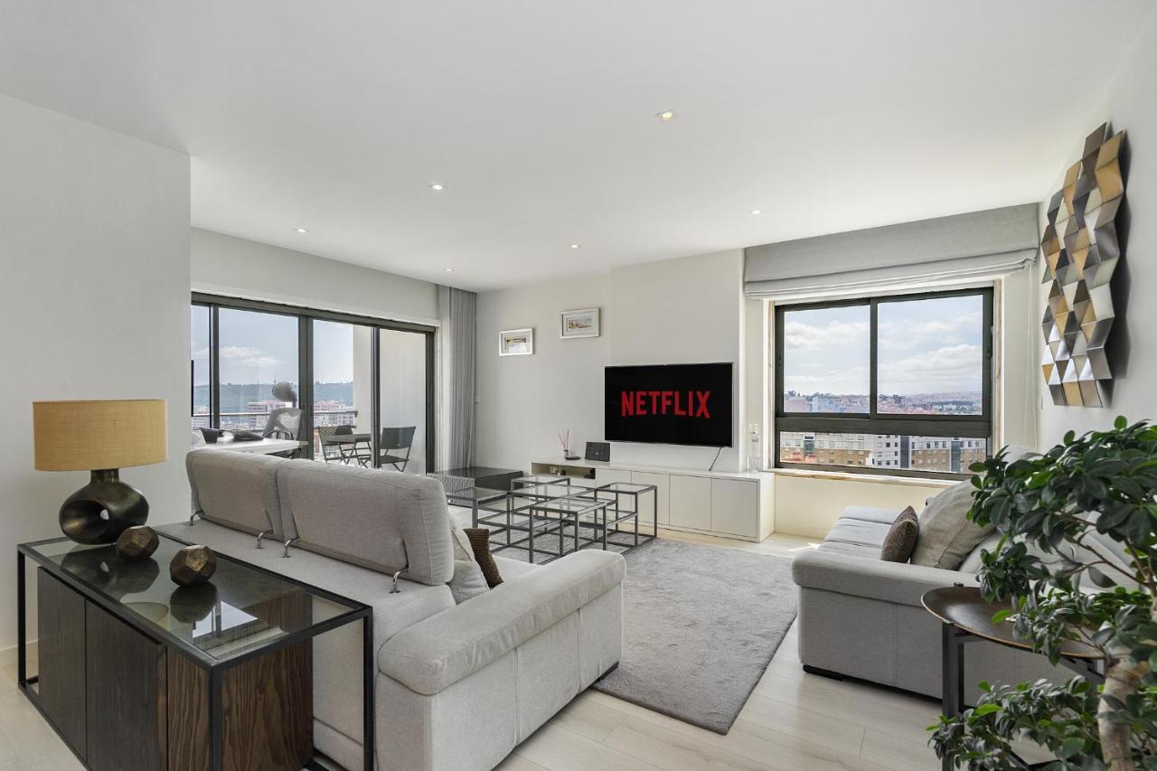 Whome Family Condo - Urban Retreat With Parking, Ac, Elevator In Great Location Лиссабон Экстерьер фото