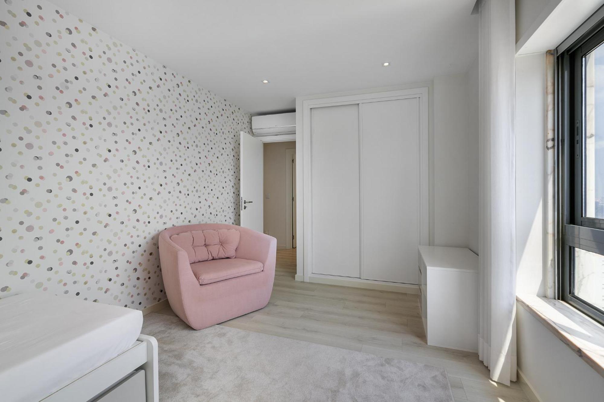 Whome Family Condo - Urban Retreat With Parking, Ac, Elevator In Great Location Лиссабон Экстерьер фото