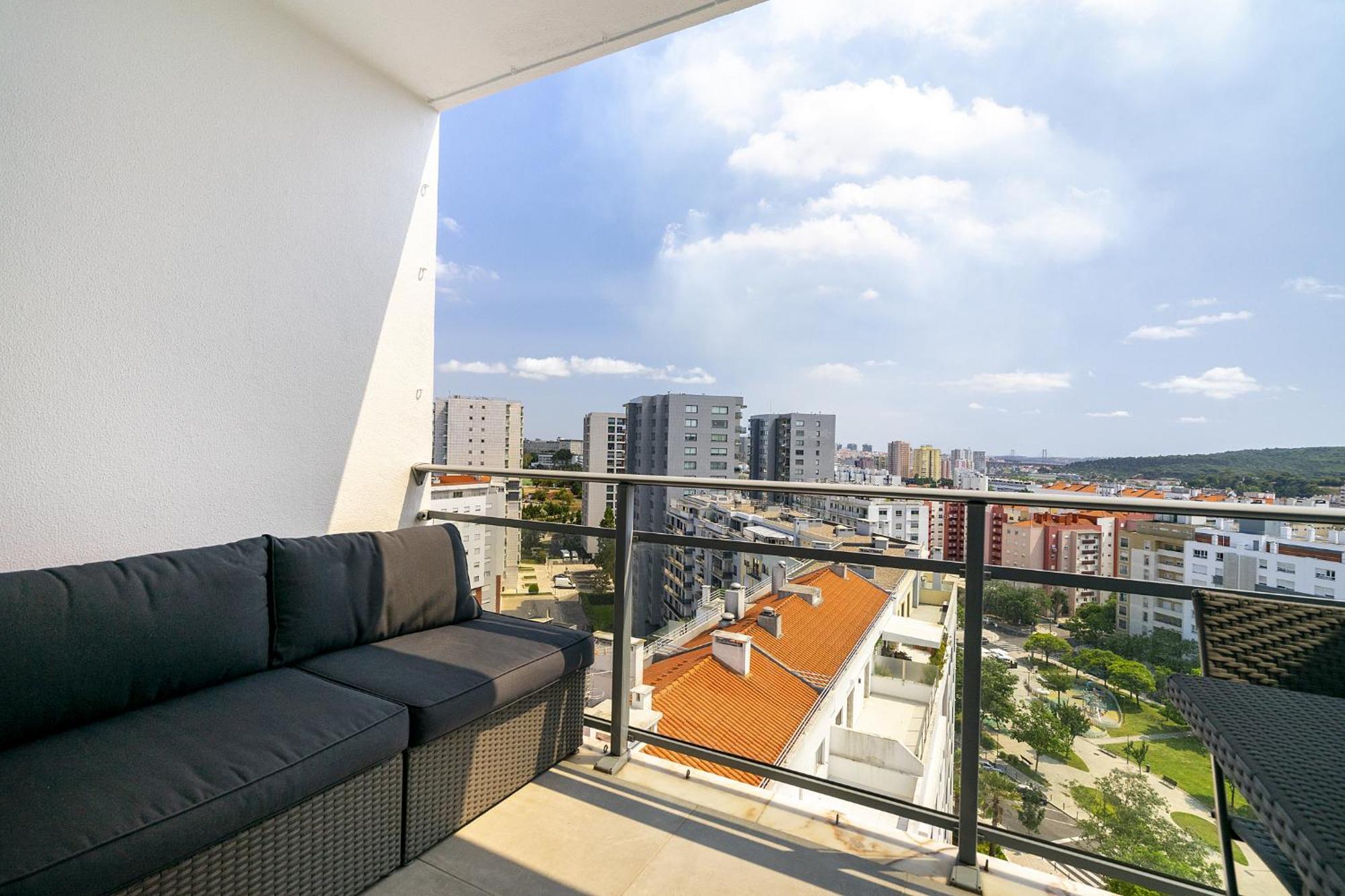 Whome Family Condo - Urban Retreat With Parking, Ac, Elevator In Great Location Лиссабон Экстерьер фото